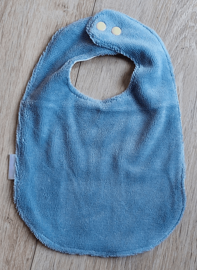 Bavoir classique chat gris