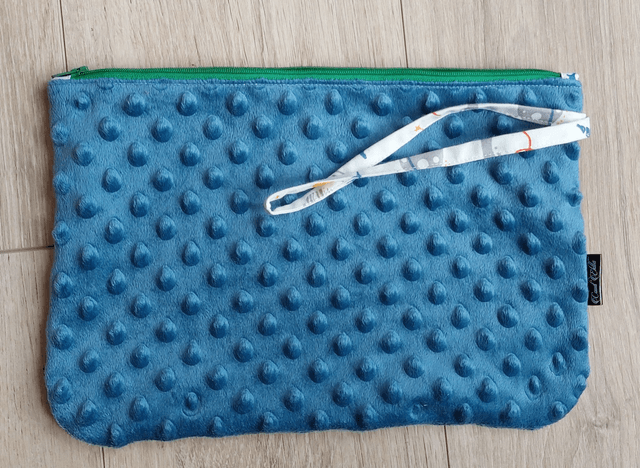 Trousse souple bleu fusée