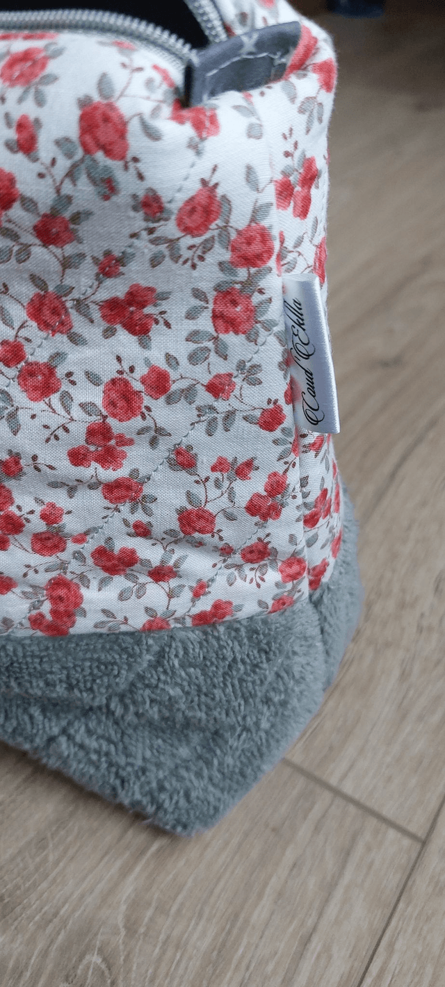 Trousse de toilette triangle fleurs rouge et vert