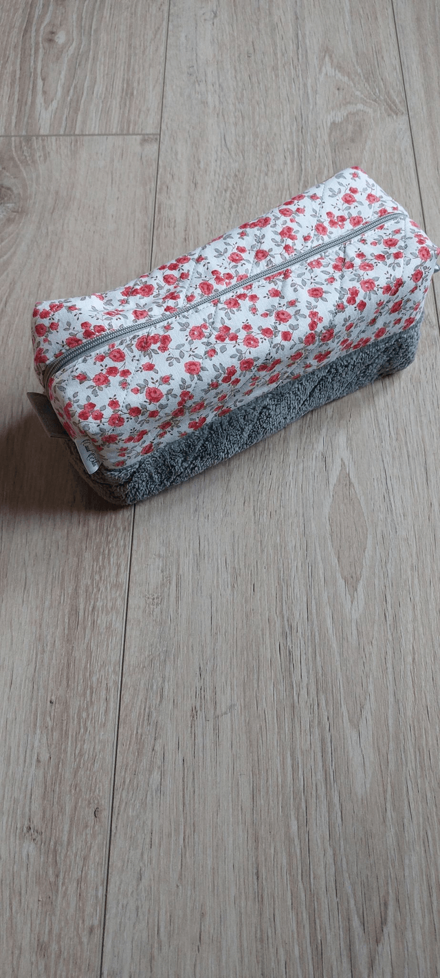 Trousse de toilette taille S fleurs rouges et vert