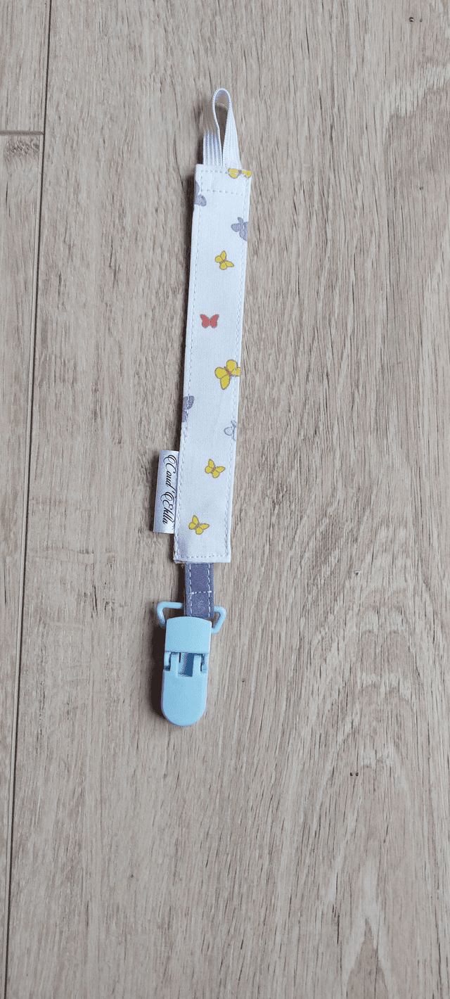 Attache sucette papillon